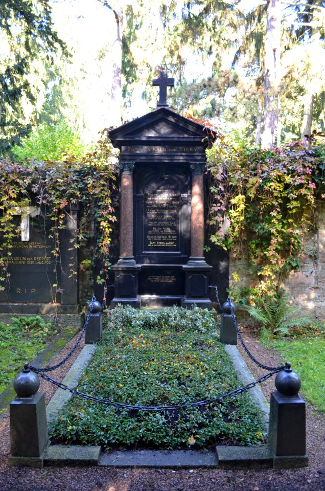 Frankfurt, Hauptfriedhof, Grab adM 534 Kalb des Raths