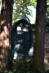 Frankfurt, Hauptfriedhof, Grab adM 509 Heller-Goelzenleuchter