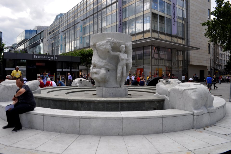 Frankfurt, Brockhausbrunnen