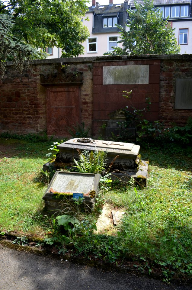 Frankfurt, Hauptfriedhof, Grab adM 89 Schlamp (3)