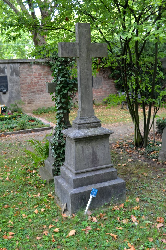 Frankfurt, Hauptfriedhof, Grab A 20-21 Caspari
