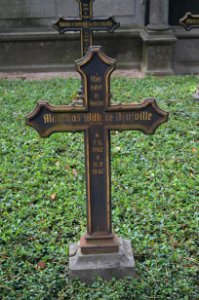 Frankfurt, Hauptfriedhof, Grab adM 214-215 de Neufville, Einzelgrab 14