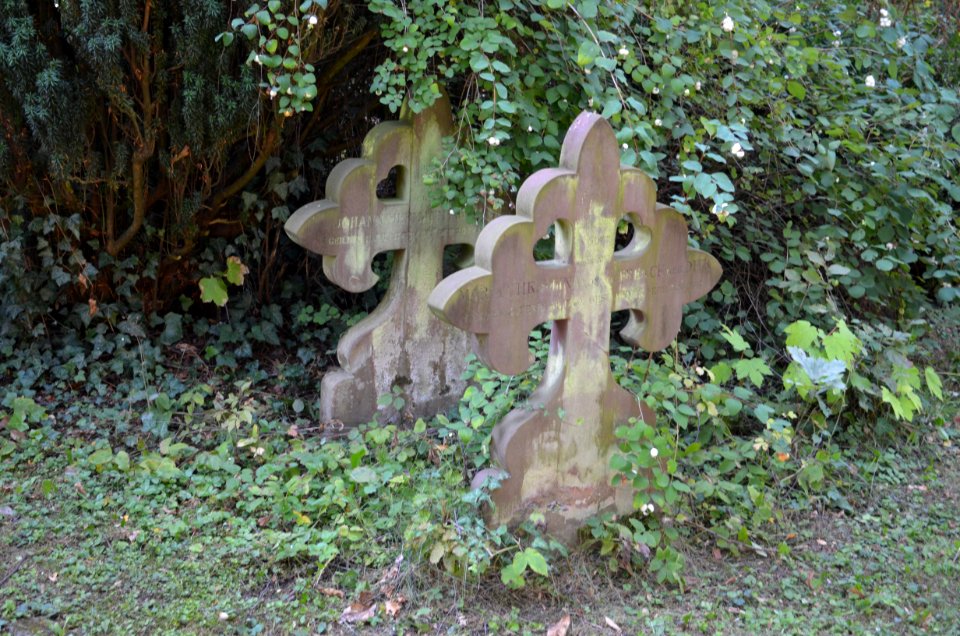 Frankfurt, Hauptfriedhof, Grab A 230-231 Dick