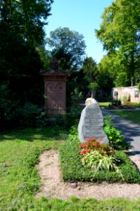 Frankfurt, Hauptfriedhof, Grab B 100 Soeldner (1)
