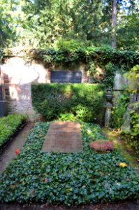 Frankfurt, Hauptfriedhof, Grab adM 569 Staudt