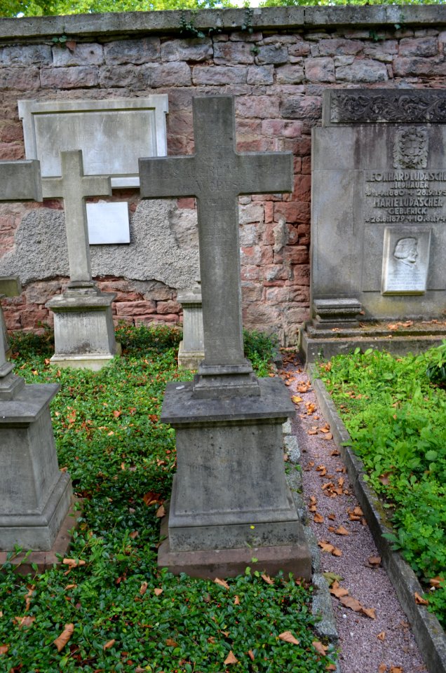 Frankfurt, Hauptfriedhof, Grab adM 422 Scherbius-von Wobeser (1)
