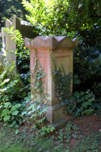Frankfurt, Hauptfriedhof, Grab A 211 Boner (1)
