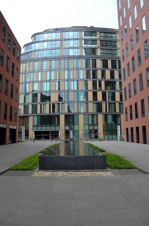 Frankfurt, Brunnenanlage Main Forum (2)