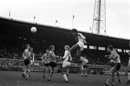 Frank Rijkaard scoort door een kopbal het tweede doelpunt, Bestanddeelnr 931-8192