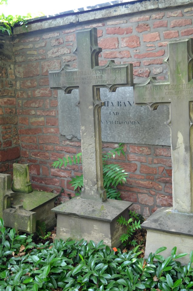 Frankfurt, Hauptfriedhof, Grab adM 204 Bansa (2)