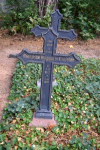 Frankfurt, Hauptfriedhof, Grab adM 214-215 de Neufville, Einzelgrab 7