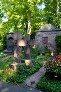 Frankfurt, Hauptfriedhof, Grab adM 379 Bernard-Müller