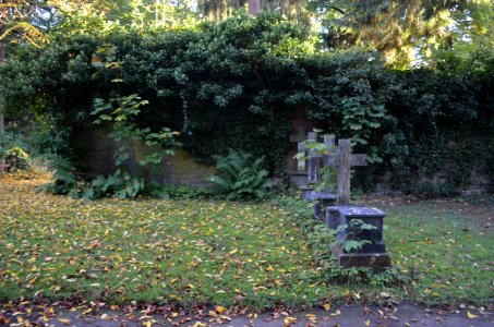 Frankfurt, Hauptfriedhof, Grab adM 327a Finger (2)