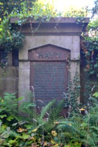 Frankfurt, Hauptfriedhof, Grab adM 302a-303a Hayn (1)