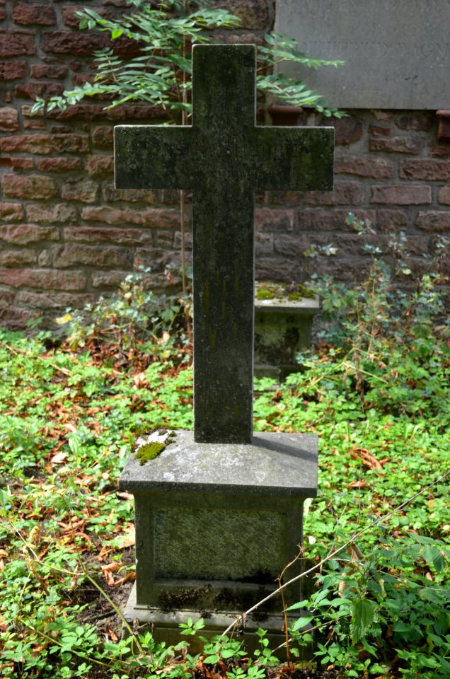 Frankfurt, Hauptfriedhof, Grab adM 221-223 Wagner (1)