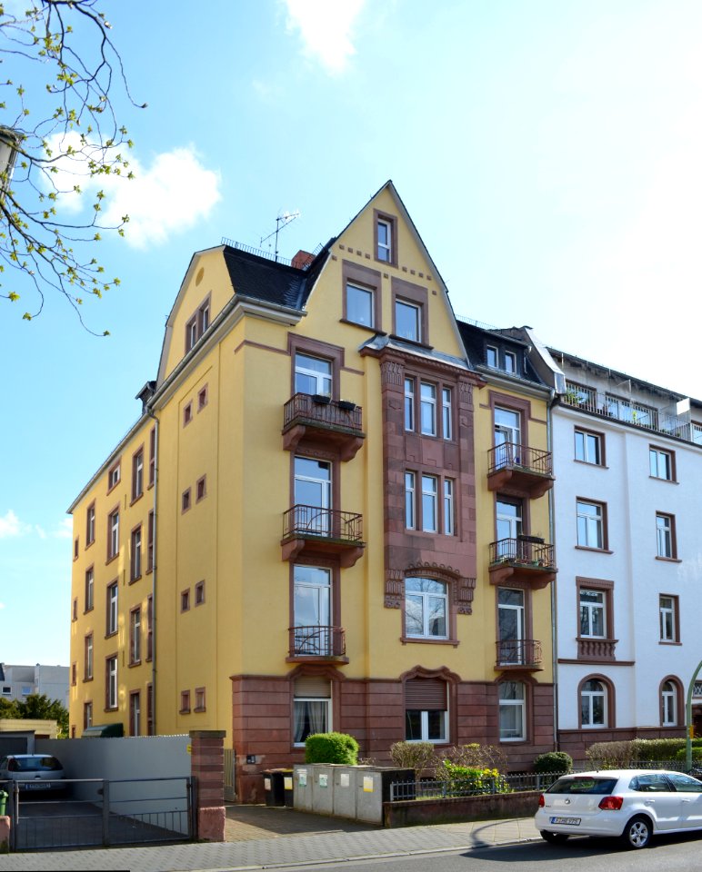 Frankfurt, Brüder Grimm Straße 32 (1)