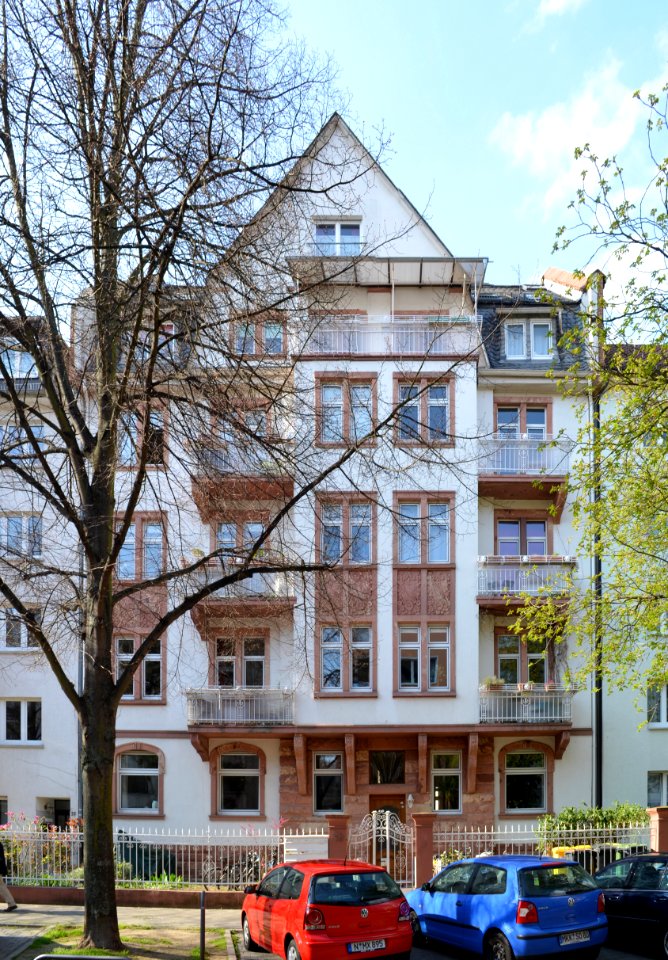 Frankfurt, Brüder Grimm Straße 39