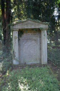 Frankfurt, Hauptfriedhof, Grab A 183 Henrich (1)