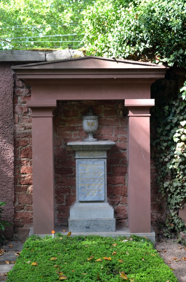 Frankfurt, Hauptfriedhof, Grab adM 233 Warmbrodt-Lüscher-Glöckler-Niederhof