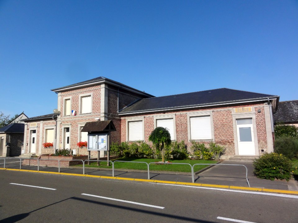 Francilly-Selency (Aisne) mairie-école