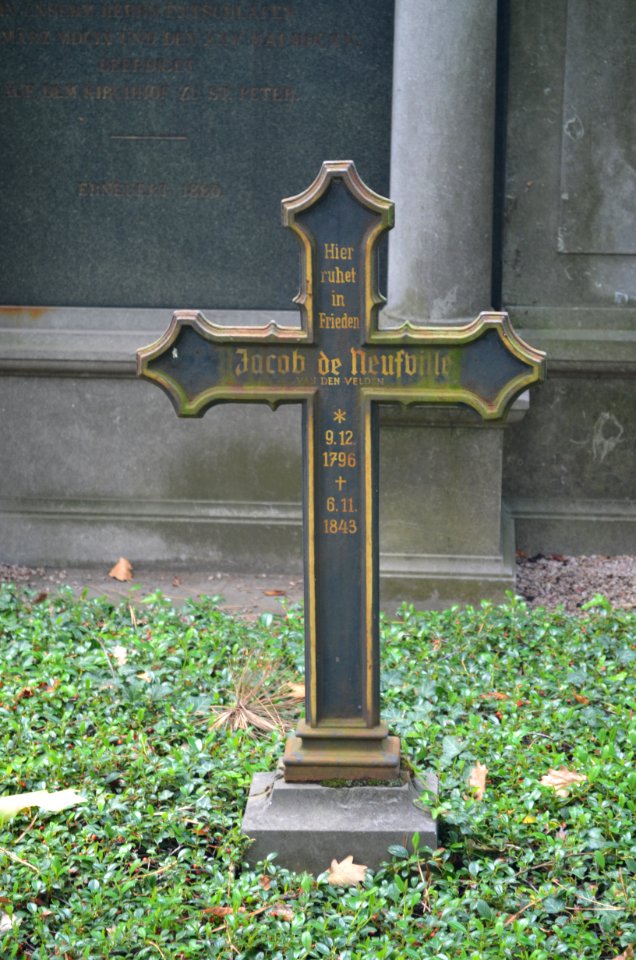 Frankfurt, Hauptfriedhof, Grab adM 214-215 de Neufville, Einzelgrab 21