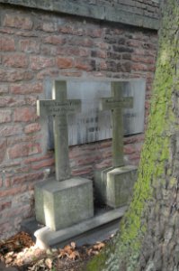 Frankfurt, Hauptfriedhof, Grab adM 208 Petsch-Goll (3)