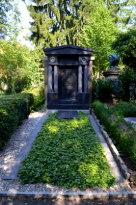 Frankfurt, Hauptfriedhof, Grab adM 343 Tausent-Rullmann