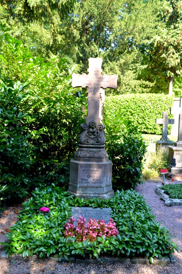 Frankfurt, Hauptfriedhof, Grab A 214 Heller-Hammeran
