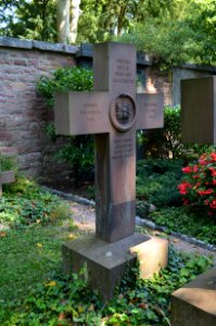 Frankfurt, Hauptfriedhof, Grab adM 379 Bernard-Müller (3)
