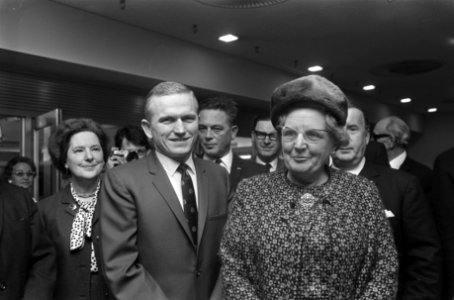 Frank Borman en koningin Juliana, Bestanddeelnr 922-0855