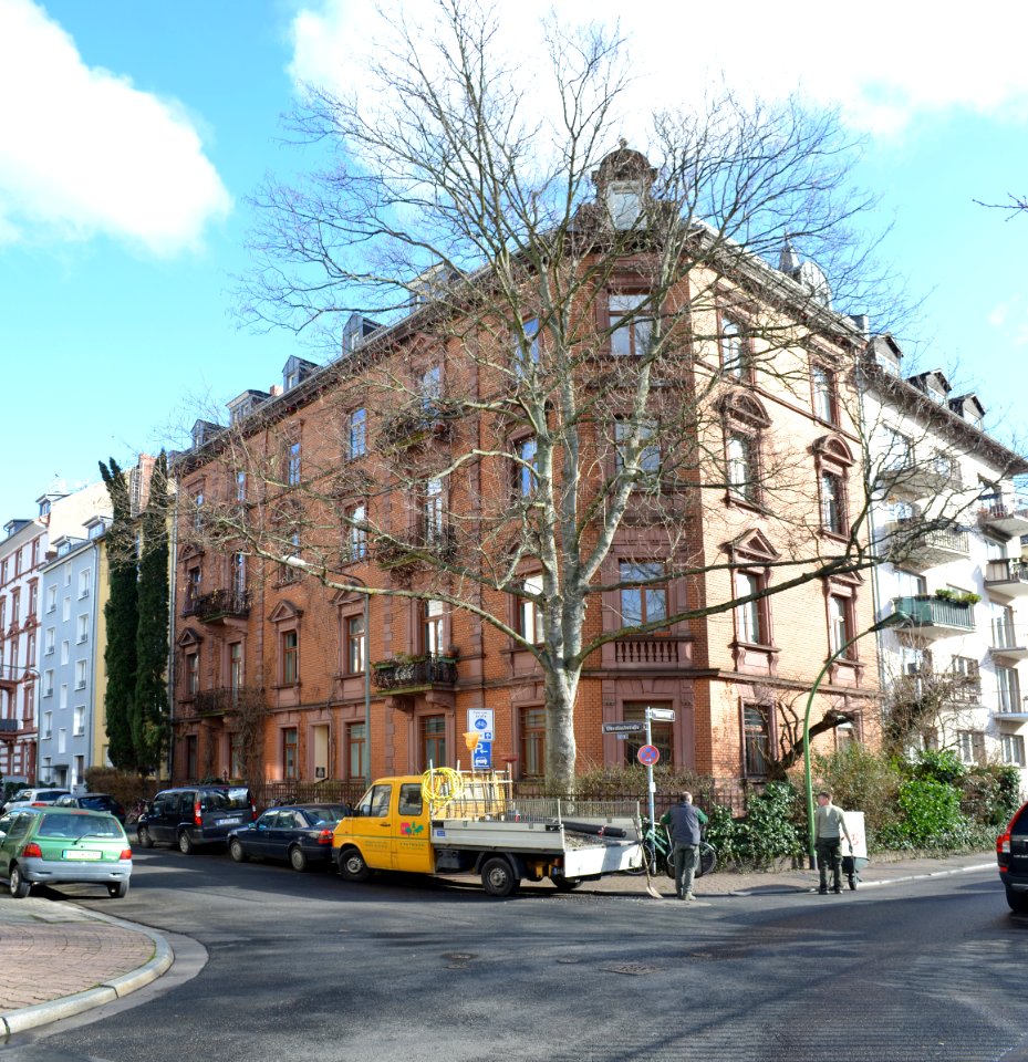 Frankfurt, Elkenbachstraße 2