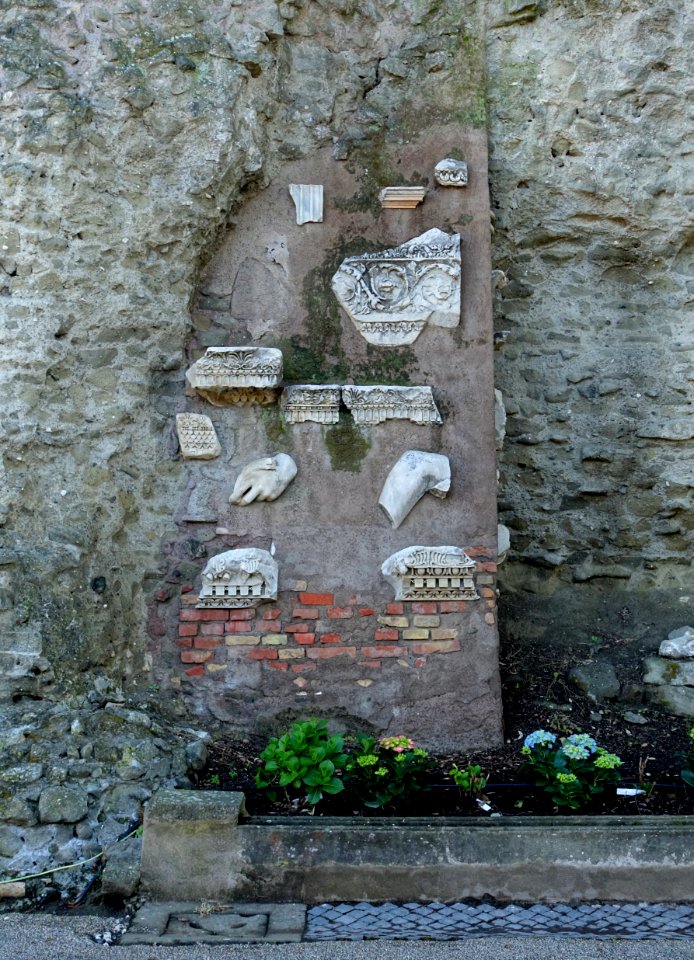 Fragments - Villa of Domitian - Barberini Gardens - Castel Gandolfo - DSC04285