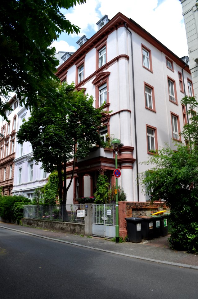 Frankfurt, Emil-Claar-Straße 10