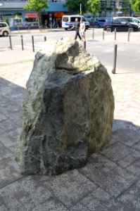 Frankfurt, Gedenkstein Fritz Bauer vor dem OLG (1)