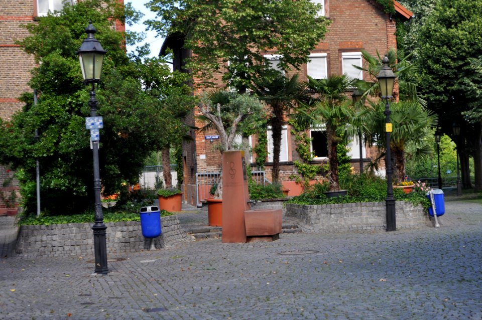Frankfurt, Fechenheim, Jean Pauli-Brunnen, Totale