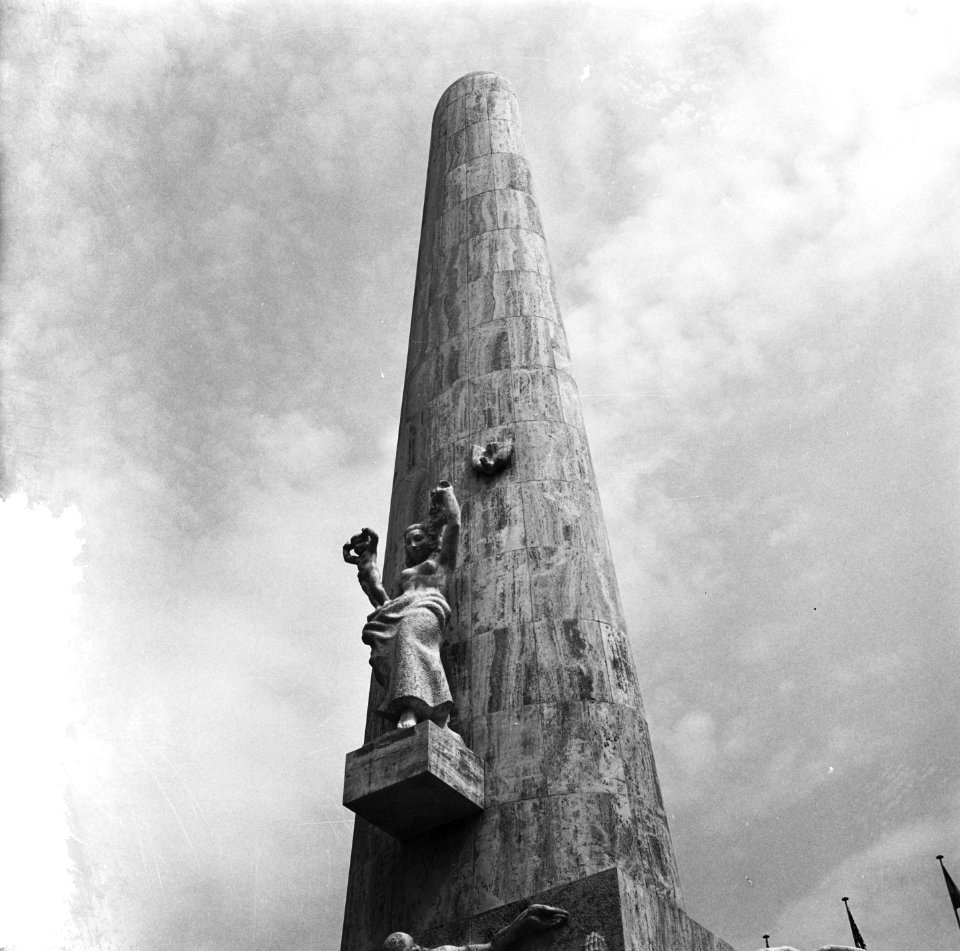 Fragmenten van Nationaal Monument Amsterdam, Bestanddeelnr 907-7903