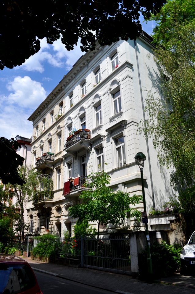 Frankfurt, Emil-Claar-Straße 6-8