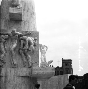Fragmenten van Nationaal Monument Amsterdam, Bestanddeelnr 907-7908