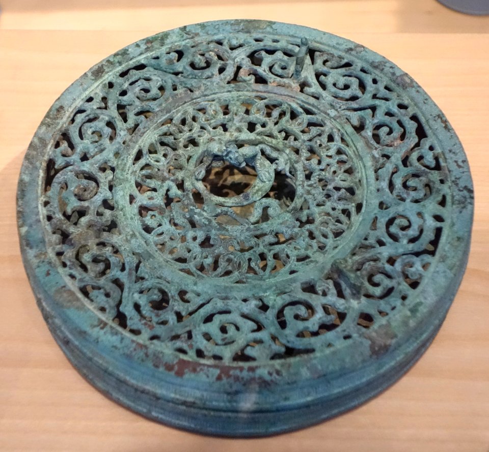 Fragrance box with openwork lid, Korea, Goryeo dynasty, 11th-12th century, bronze - Royal Ontario Museum - DSC04201