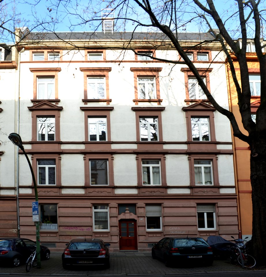Frankfurt, Egenolffstraße 18