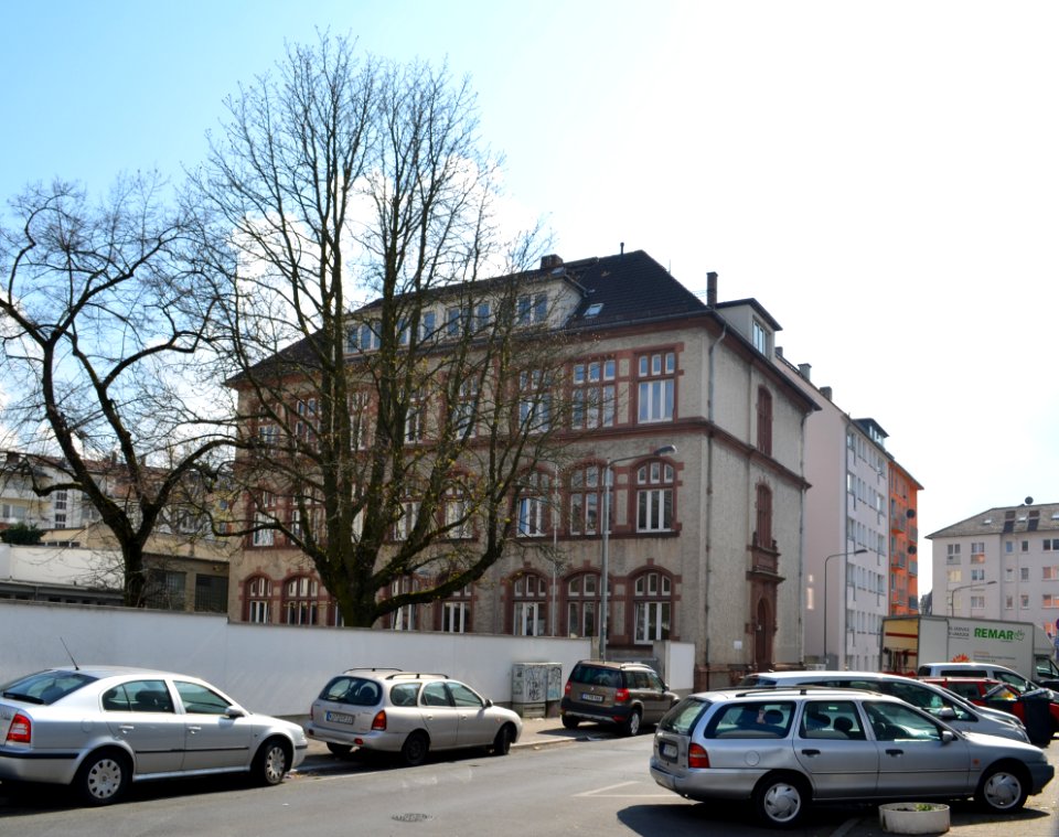 Frankfurt, Hölderlinstraße 6, Heinrich von Gagern Gymnasium