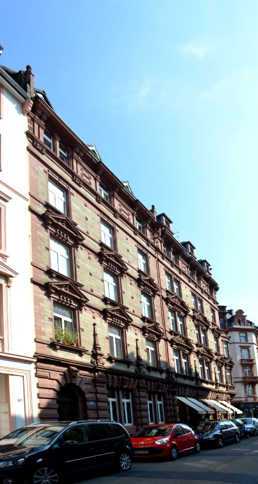 Frankfurt, Schulstraße 8