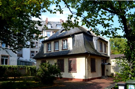 Frankfurt, Gutzkowstraße 48, Direktorenhaus