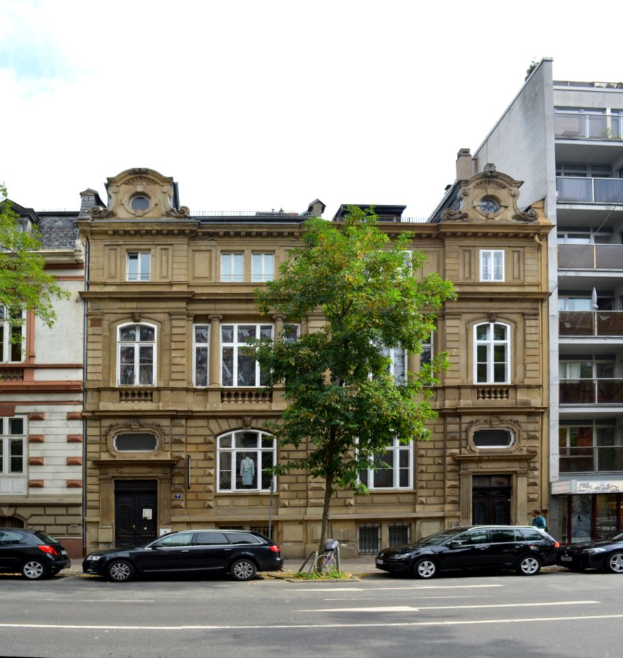 Frankfurt, Schweizer Straße 7