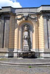 Frankfurt, Liebieghaus-Brunnen