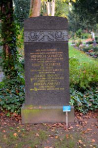 Frankfurt, Südfriedhof, A 752, Grab Schlegel-Anhalt