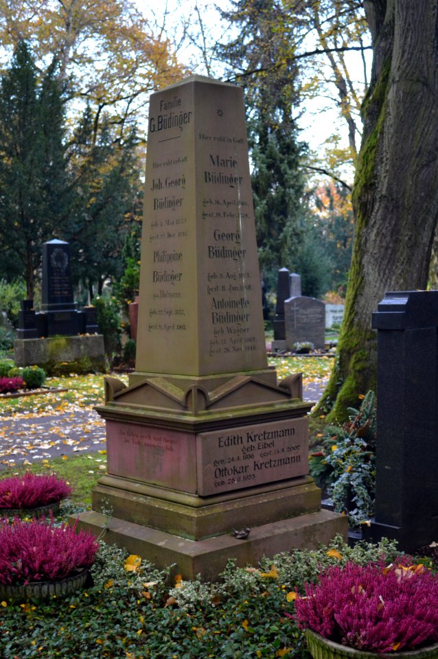 Frankfurt, Südfriedhof, B 205-206, Grab Büdinger