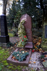 Frankfurt, Südfriedhof, B 806, Grab Sussner
