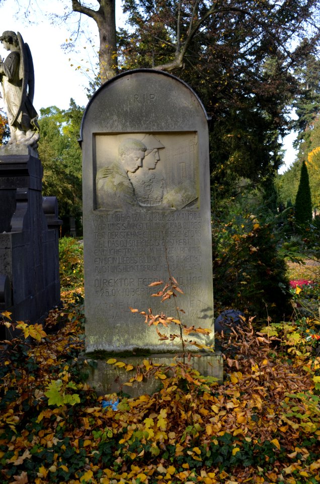 Frankfurt, Hauptfriedhof, Grab F 1590 Hof