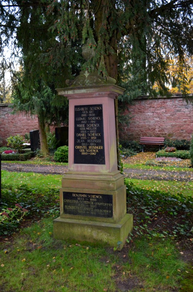 Frankfurt, Südfriedhof, B 149, Grab Schenck